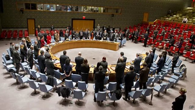 په نيويارک کې د ملګريو ملتونو امنيت شورا د نېلسن منډېلا د مرګ پر ياد چوپتيا کوي
