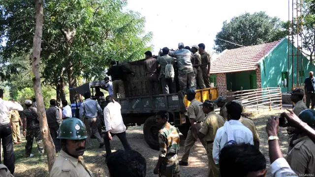 मैसूर, कर्नाटक, आदमखोर बाघ का आतंक, बांदीपुर टाइगर रिज़र्व, पुलिस की टीम