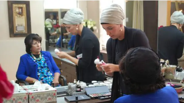 安息日不准化妆困扰许多女性