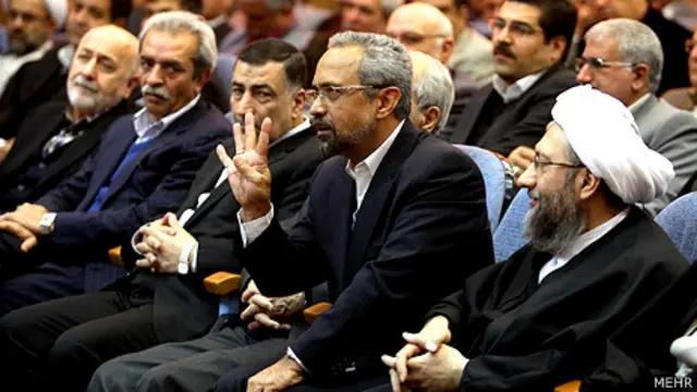 صادق لاریجانی، محمد نهاوندیان، غلامحسین شافعی (نفر دوم از سمت چپ)