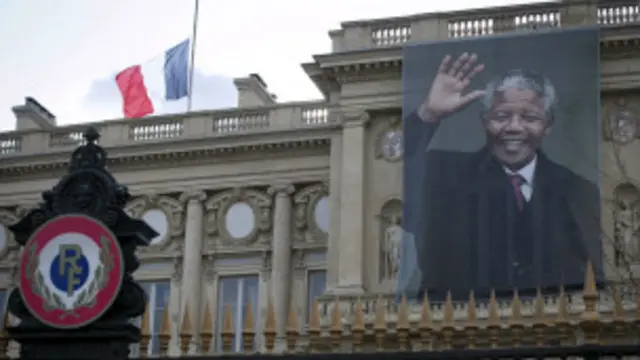 نېلسن د خپلې سیاسي سوله ییزې تګلارې او د ټولنیز عدالت، بشري حقونو د ټینګښت او د سولې د پایداره کولو لپاره د پرلپسې هڅو او زیارونو له امله د نوبل د سولې د جایزې ګټونکی و