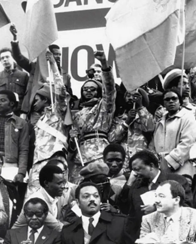 تجمع جنبش ضدآپارتاید در میدان ترافلگار لندن