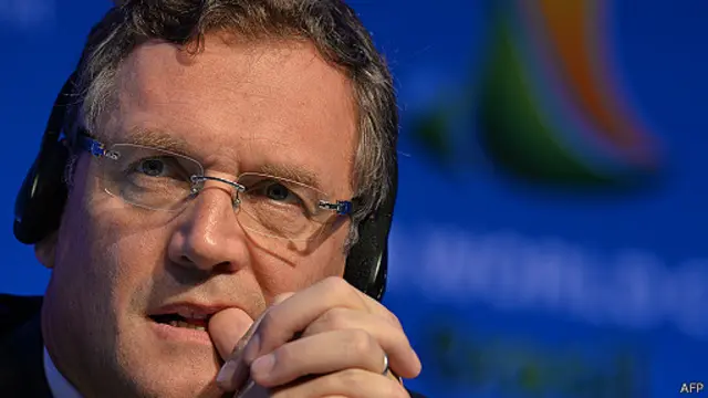 جروم والکه دبیر کل فیفا گفته که بهترین زمان برای برگزاری جام جهانی قطر ۱۵ نوامبر تا ۱۵ ژانویه است