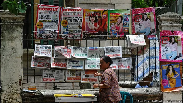 Người bán báo ở Hà Nội