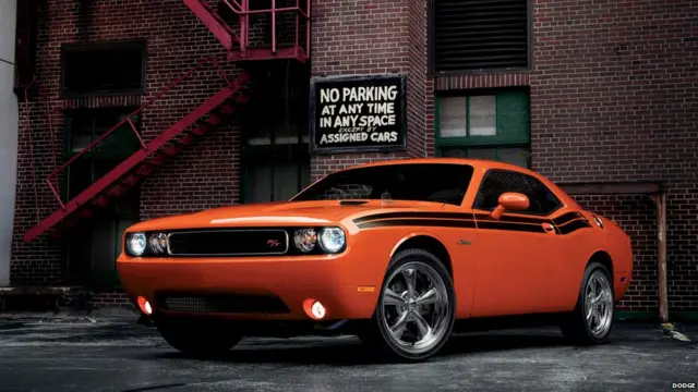 اس نئے ماڈل کے ساتھ فورڈ موٹرز نے کئی مشہور امریکی گاڑیوں کو بھی نئے انداز میں پیش کیا ہے۔ ان گاڑیوں میں کرائسلر کی چیلنجر (تصویر میں) اور چارجر اور جنرل موٹر کی کمارو اور کورویٹ۔