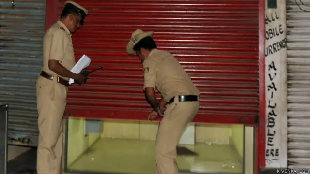 एटीएम, बैंक