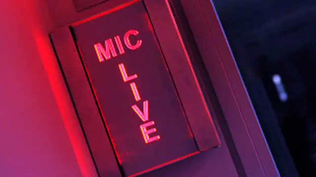 یوازې په کندوز ولایت کې پنځه سیمه ییزې راډیوګانې له مالي ستونزو سره مخامخ شوې او ان د خپلو کارکوونکو د میاشتنۍ تنخوا د ورکړې توان هم نه لري.