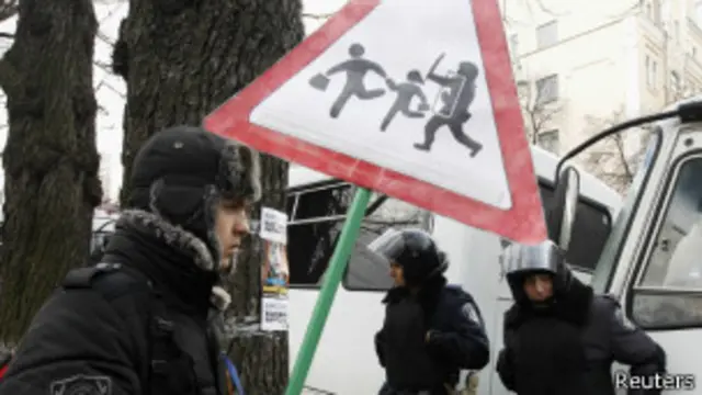 Участники акций протеста в Киеве считают, что Украина превращается в полицейское государство