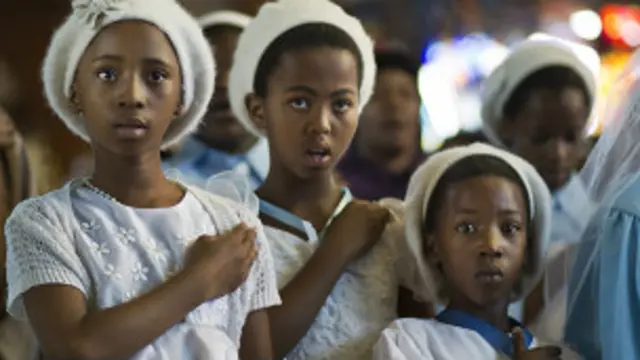 මැන්ඩෙලා 'අඳුර නිමා කළ ආලෝක කදම්භයක්' බව රෙජිනා මුන්ඩි දේවස්ථානයේ පූජකතුමා පැවසීය