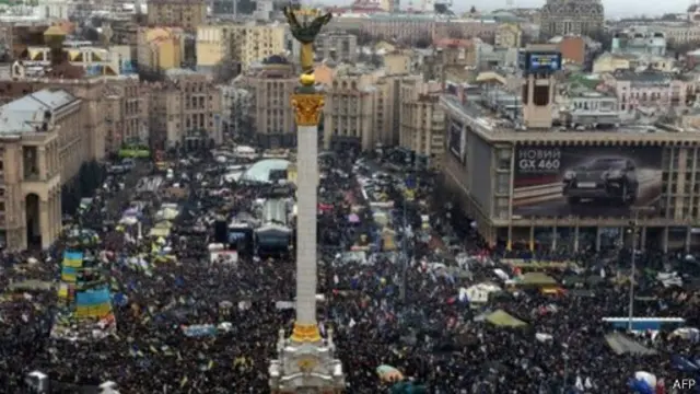 يريد المحتجون من الحكومة توقيع اتفاق مهم مع الاتحاد الأوروبي