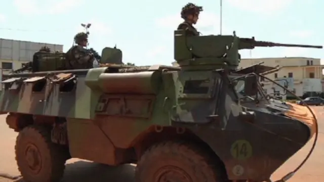 البنوك والمكاتب والأسواق فتحت أبوابها من جديد.