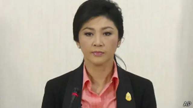 英禄于总理府宣布解散国会（9/12/2013）