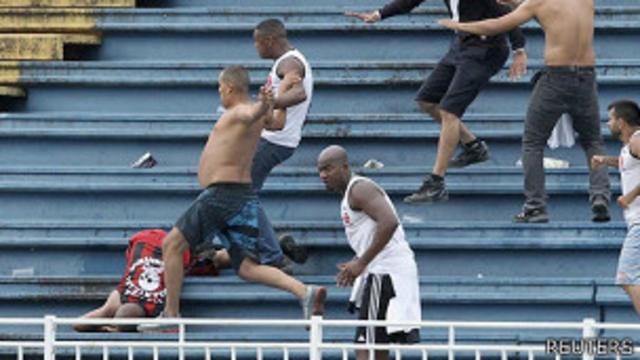 Enfrentamientos entre "hinchadas organizadas" en el fútbol brasileño.