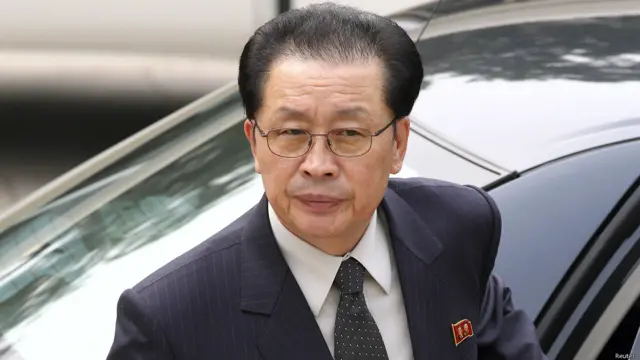 张成泽被视为是一名经济改革人物，与中国关系密切。但中国外交部发言人洪磊周一（9日）称，中方留意到有关张成泽的报道，但事件属于朝鲜内部事务，中方希望朝鲜局势稳定，亦会继续致力推动与朝鲜的传统友谊。 