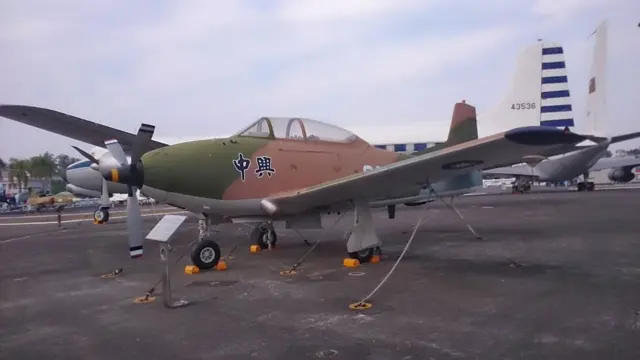 中兴号教练攻击机