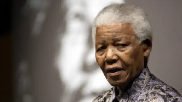 مینڈیلا کی ایک ہر دل عزیز شخصیت تھے