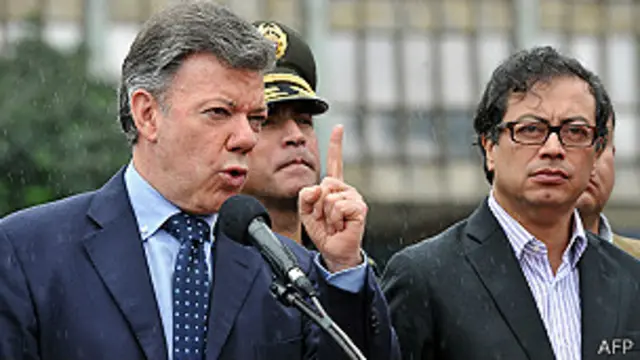 Juan Manuel Santos, presidente de Colombia, y Gustavo Petro