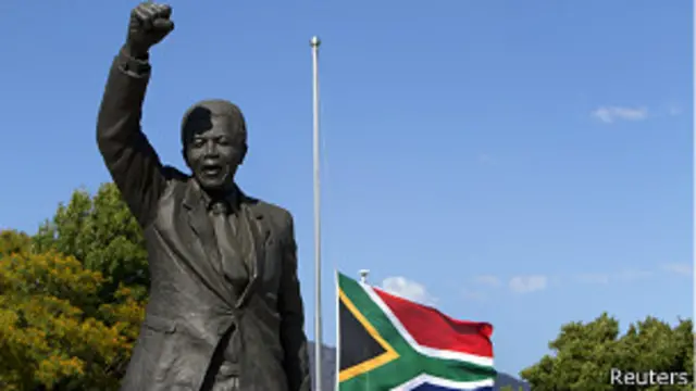 Estatua en homenaje a Mandela