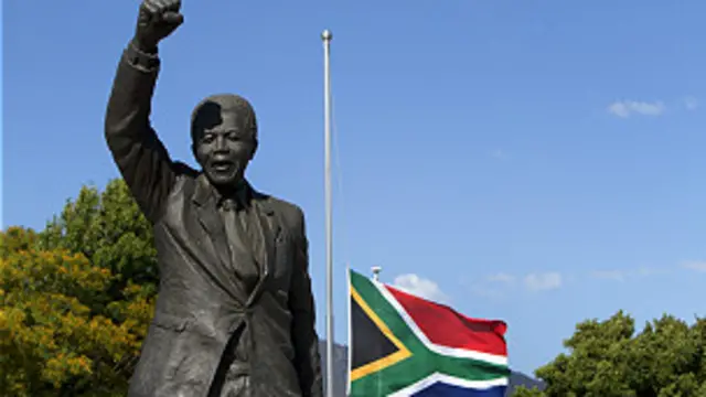 نیلسن منڈیلا کا جسدِ خاکی دعائیہ تقریب کے بعد تین دن تک دارالحکومت پریٹوریا میں رکھا جائے گا