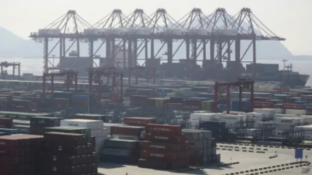 上海自贸区洋山深水港（29/11/2013）