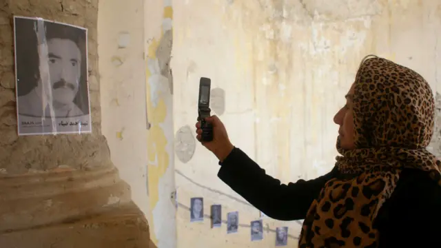 شماری از خانواده‌های قربانیان جنگ‌های چند دهه اخیر هم در این نمایشگاه حضور داشتند. 