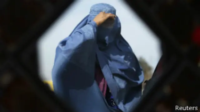 صورة أرشيفية لامرأة أفغانية