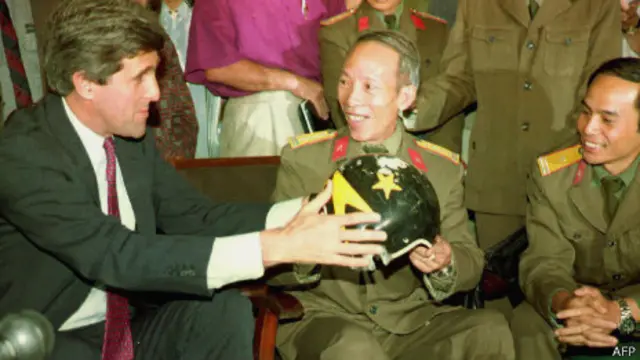 Ông John Kerry đã có quan hệ lâu năm với các giới tại Hà Nội