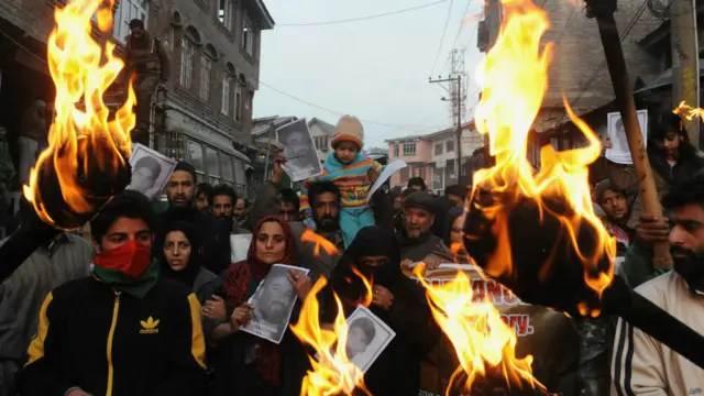 بھارت کے زیر انتظام کشمیر میں سکیورٹی فورسز کے خلاف انسانی حقوق کی مبینہ خلاف ورزیوں کے الزامات اکثر سامنے آتے رہتے ہیں۔ 