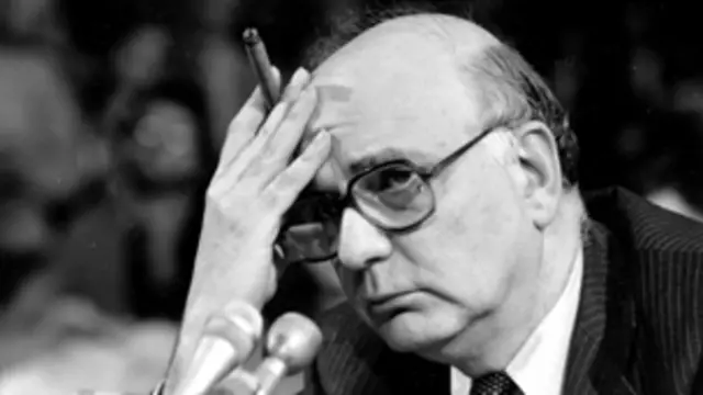 الرئيس السابق للبنك المركزي الامريكي بول فولكر