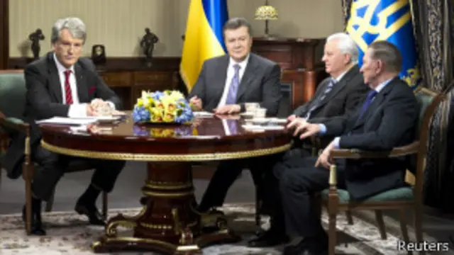 Виктор Ющенко, Виктор Янукович, Леонид Кравчук и Леонид Кучма