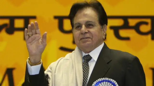 بالی وڈ کے معروف اداکار اور شہنشاہ جذبات کہنے جانے والے اداکار دلیپ کمار کا گیارہ دسمبر کو 91 واں جنم دن منایا جا رہا ہے