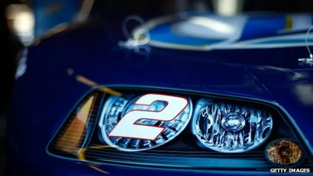 टूटी सड़कें