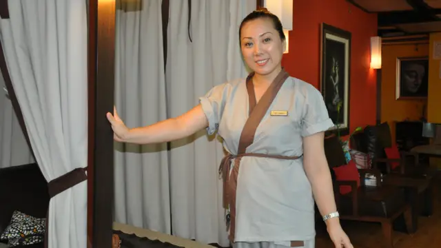 Tukang urut dari Cina, He Min