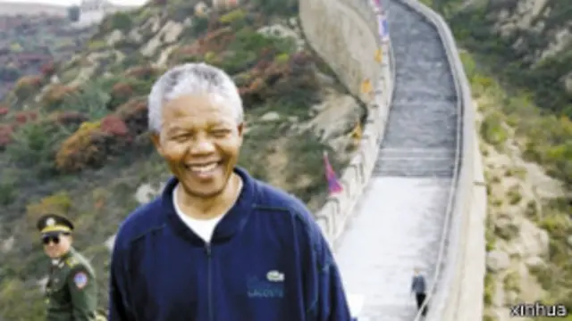 在90年代初曼德拉访华期间，“曼德拉喜欢和中国人聊红军长征。”