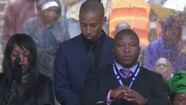 Bahasa isyarat di misa Mandela