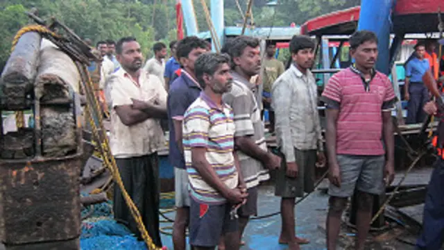 අත් අඩංගුවේ පසුවන ඉන්දීය ධීවරයෝ 