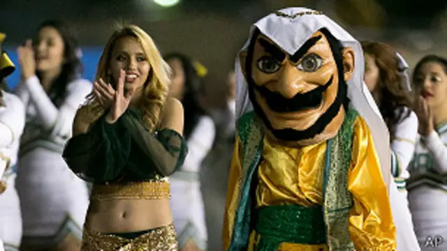 La mascota Arab de la escuela de secundaria del Valle de Coachella