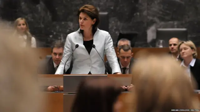 ألينكا براتوشيك تسنمت رئاسة وزراء سلوفينيا منذ فبراير 2013 وهي أول امرأة ترأس حكومة سلوفينيا منذ استقلالها. 