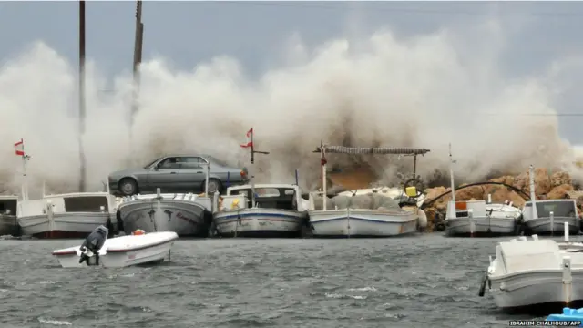 त्रिपोली, कार, स्टीमर