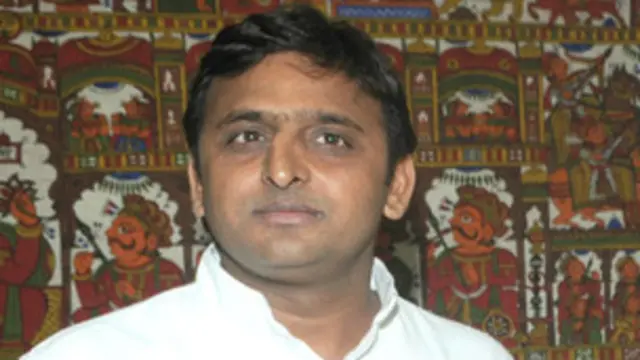 सपा सरकार पर अपराधियों को बचाने के आरोप लगते रहे हैं