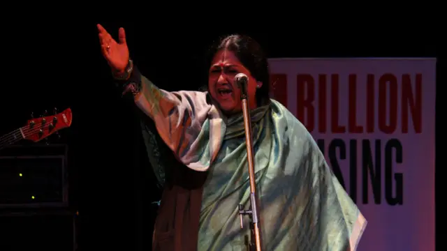 वन बिलियन राइसिंग