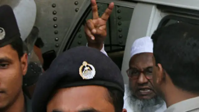 عبدالقادر ملا د پنجشنبې پر ورځ په دار وځړول شو