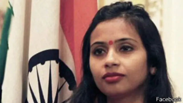 كھوبرا گاڑے پر ویزا میں دھوکہ دہی اور غلط بیان دینے کے الزام میں مقدمہ درج ہوا ہے