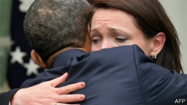 सैंडी हुक की घटना के बाद ओबामा