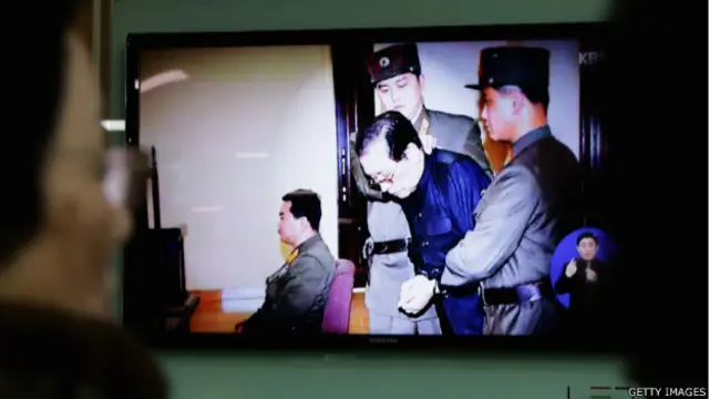 2013 में जोंग सोंग को डिसमिस कर दिया गया था.