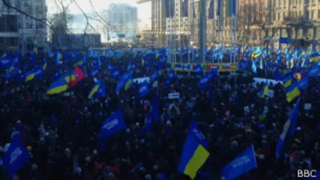 На Европейской площади Киева собрались сторонники правительства