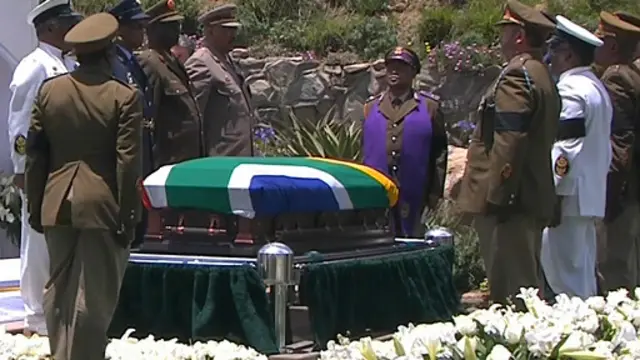 'මැන්ඩෙලාගේ ආදර්ශය පෙරට ගෙන යාම දකුණු අප්රිකානු වාසී ජනතාවගේ වගකීමයි'