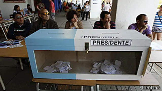 Miembros de mesa en Santiago