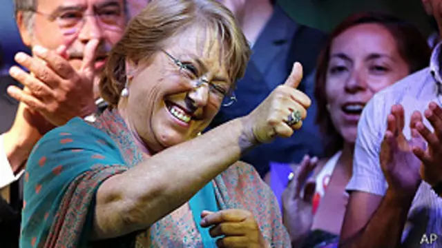 Michelle Bachelet celebrando el triunfo electoral