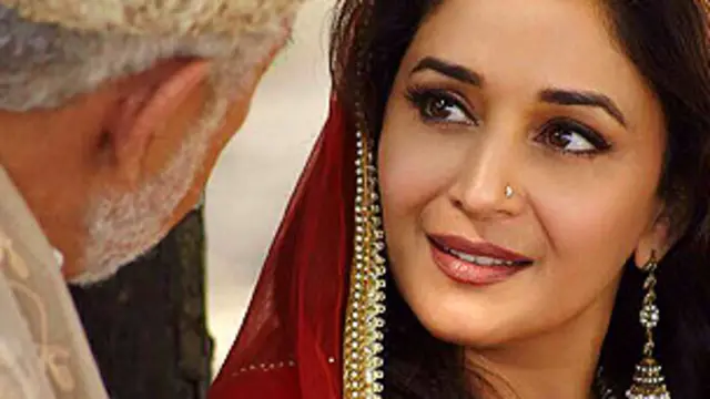 مادهوري ډکشت ډېره موده وروسته هندي فلمونو ته ستنه شوې ده.